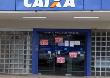 Caixa entra em greve nacional; BB tem paralisação parcial