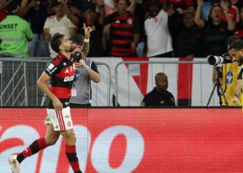 Rádio Nacional transmite Remo e Flamengo pelo Brasileirão hoje