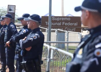 Dino cita descumprimento de normas e sugere julgamento conjunto dia 23