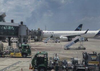 Petrobras reajusta preço médio do querosene de aviação em 13,9%