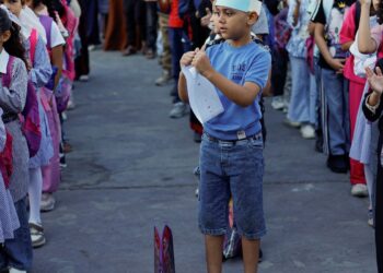 Alunos voltam às aulas presenciais em Gaza depois de três anos