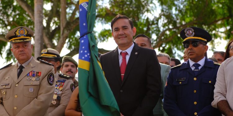 Alagoinhas celebra o 7 de Setembro com hasteamento de bandeiras e ato cívico