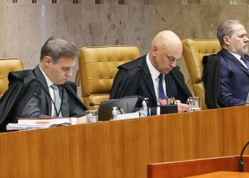 Moraes acusa Mendonça de querer incluir seu nome em delação de Vorcaro