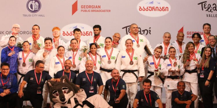 Brasil conquista bronze nos mundiais paralímpicos de judô e triatlo