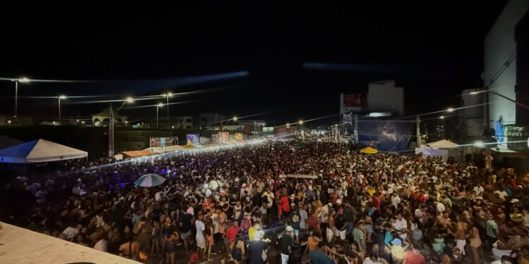 Carreta Pitbull movimenta 7 de Setembro em Alagoinhas