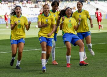 Seleção feminina derrota Canadá e avança às oitavas do Mundial Sub-20