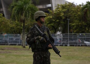 Tropas militares vão reforçar locais de votação no Rio de Janeiro