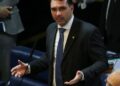 Defesa de Flávio Bolsonaro tentou levar caso Dark Horse a Mendonça