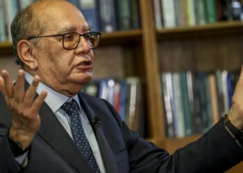 Mendes cita desequilíbrio eleitoral em afastamento de diretores da PF