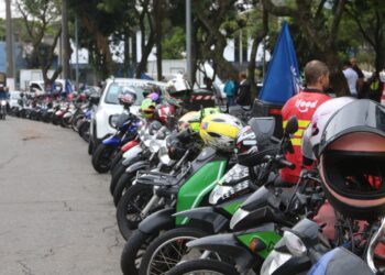 Apenas 1 em cada 5 motociclistas de app tem cobertura previdenciária