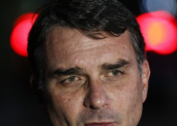 PF aponta cobranças de Flávio a Vorcaro por filme Dark Horse