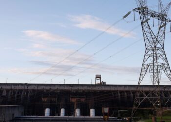 Após cinco meses, conta de luz voltará à bandeira verde em outubro