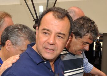 Cabral é condenado por esquema de regalias durante prisão no Rio