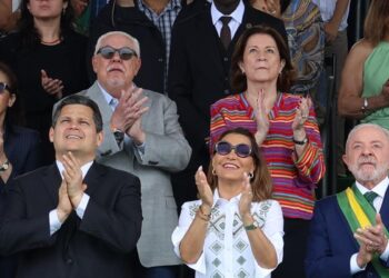 Começa o desfile cívico-militar do Dia da Independência em Brasília