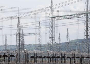 Aneel prevê três leilões de transmissão de energia em 2027