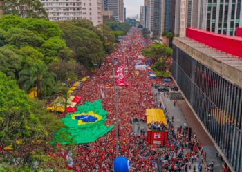 Campanha de Lula aciona TSE após post falso sobre comício na Paulista