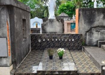 Polícia de SP investiga venda de dados de mortos a funerárias