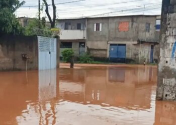 Bombeiros encontram corpo de mulher levada por correnteza
