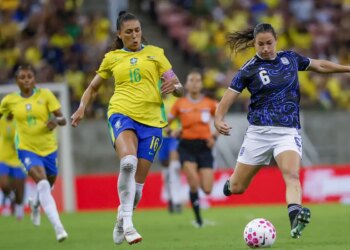 Empate com Argentina conclui período de testes na seleção feminina