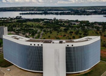 TSE determina isonomia após IA da Meta barrar imagens de Lula