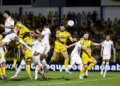 Com um a mais, Mirassol vence e complica Internacional no Brasileirão