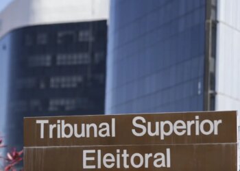 TSE barra anúncios de Lula acusando Flávio de ser contra escala 6x1
