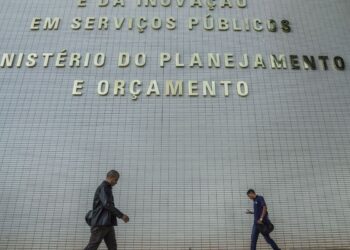 Governo pretende realocar R$ 20 bilhões no Orçamento de 2027