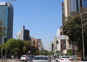 Economistas propõem taxar ricos em vez de cortar gastos sociais