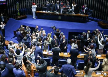 Imprensa estrangeira vê vitória de Lula em aprovação do fim da 6×1