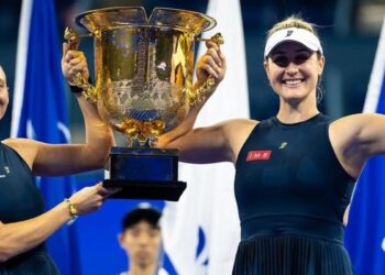 Dupla de Stefani fatura WTA 1000 de Pequim, o 5º título na temporada