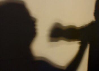 Justiça do Rio condena homens por estupro coletivo de jovem de 17 anos